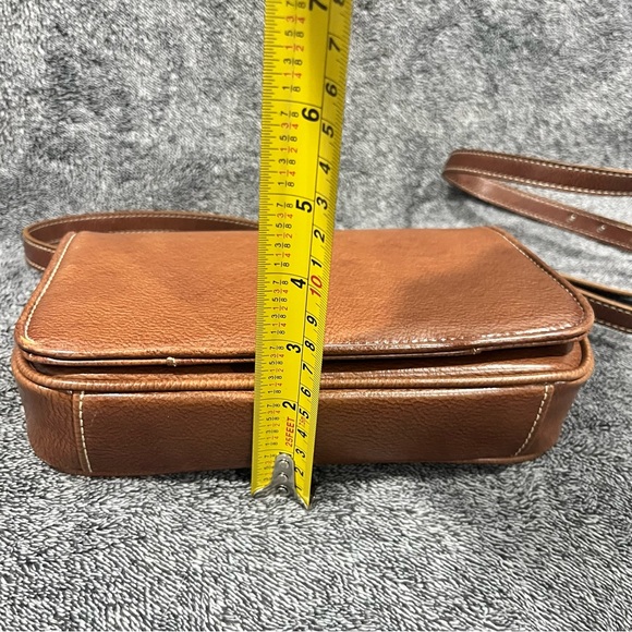 Liz Claiborne Faux leather crossbody bag - Picture 11 of 12